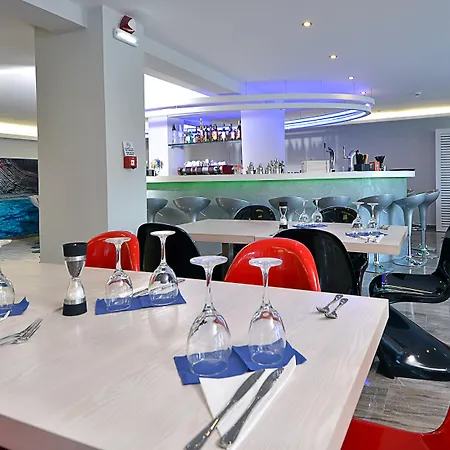 Tryp By Wyndham Corfu מלון 4*