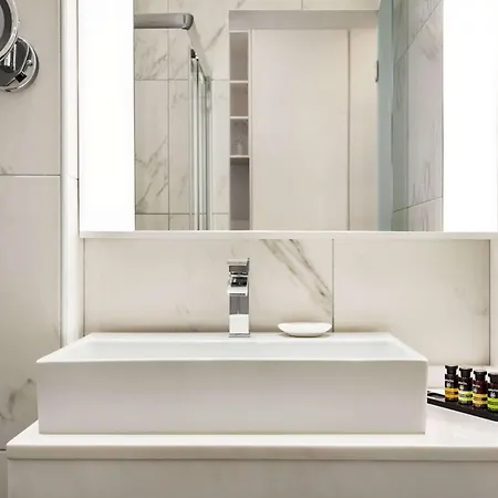 Tryp By Wyndham Corfu מלון