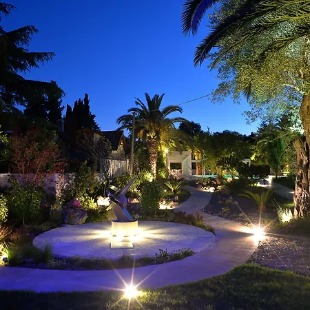 Tryp By Wyndham Corfu מלון