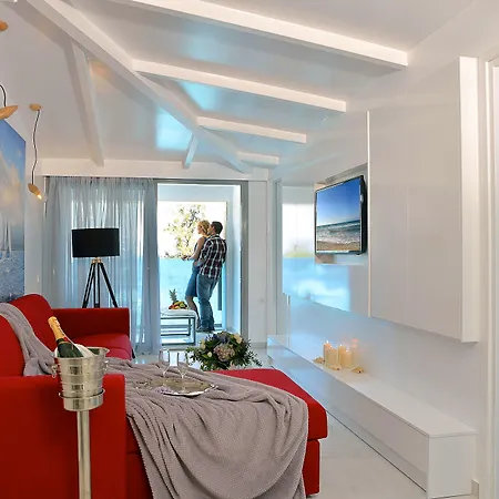 Tryp By Wyndham Corfu מלון