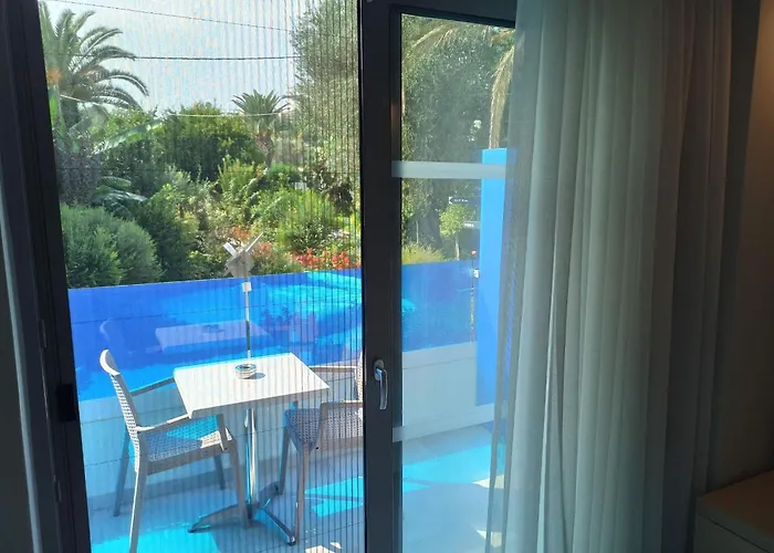 Tryp By Wyndham Corfu Hotell 4*