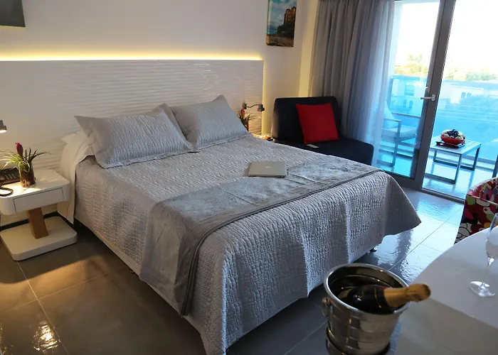 Tryp By Wyndham Corfu Дассия