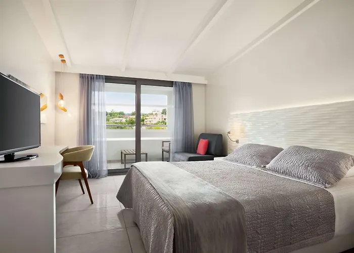 Отель Tryp By Wyndham Corfu 4*