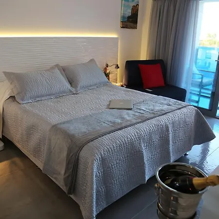 Tryp By Wyndham Corfu Szálloda 4*